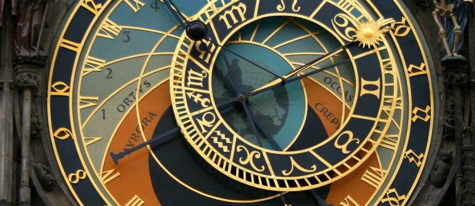Eski Şehir Meydanı ve Astronomik Saat
